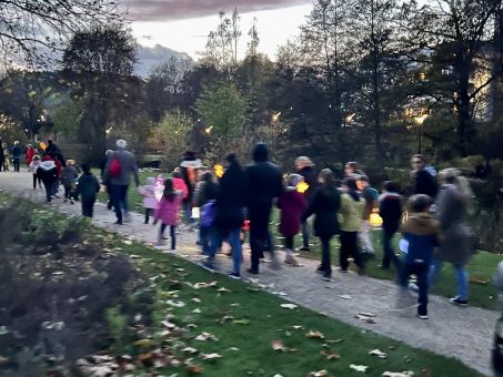 Laternenumzug und Martinsspiel